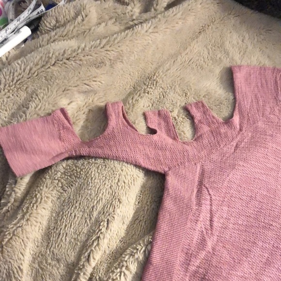 🔹4 for $30 Express XS Cutout Sweater - Picture 3 of 5